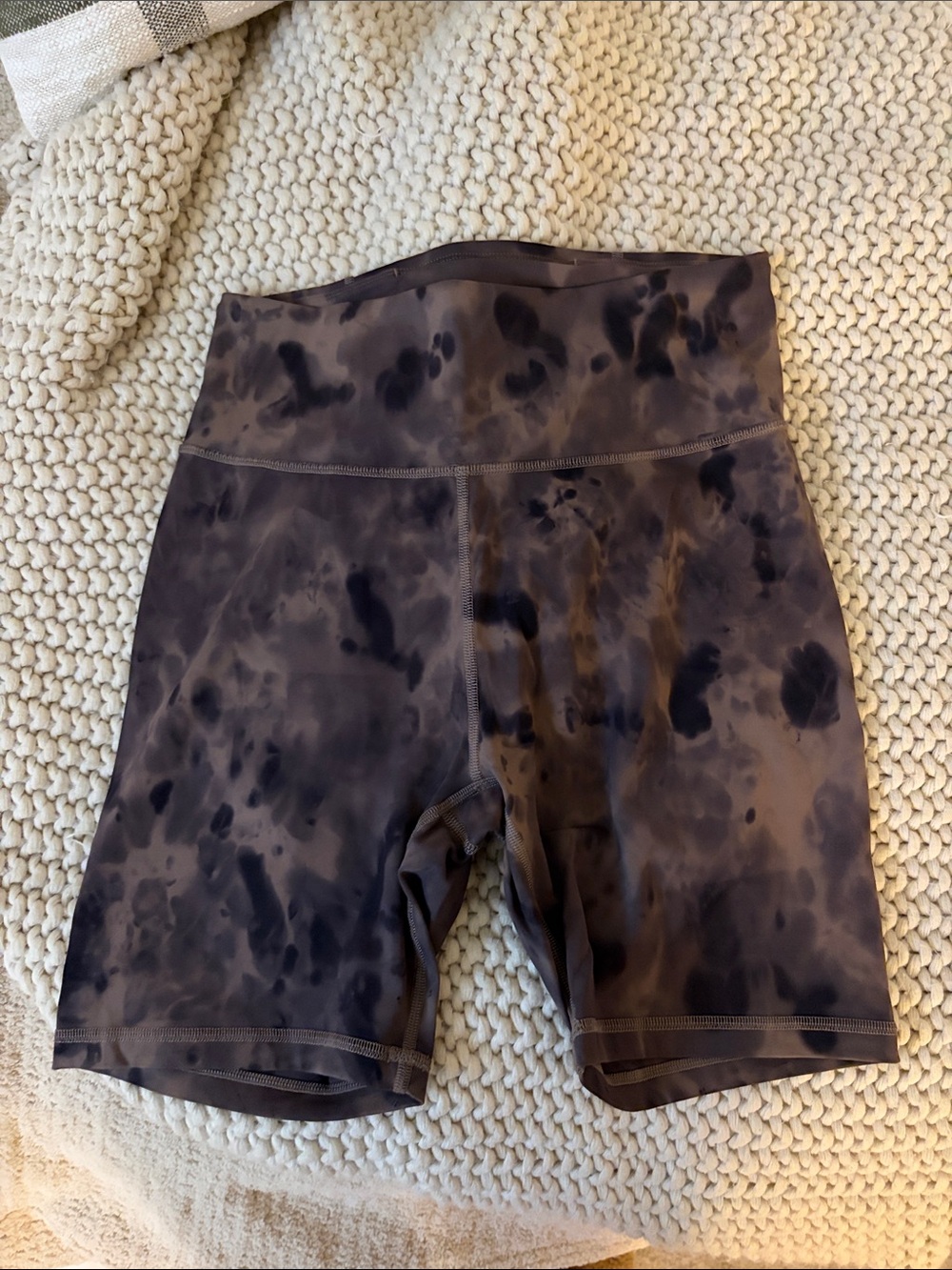 High-Waist Tie-Dye Bike Shorts - Brown/Black
